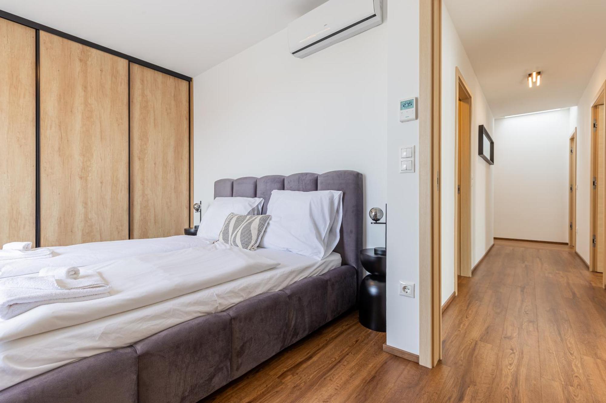 Appartement New Penthouse W Double Parking, Panoramic Balcony