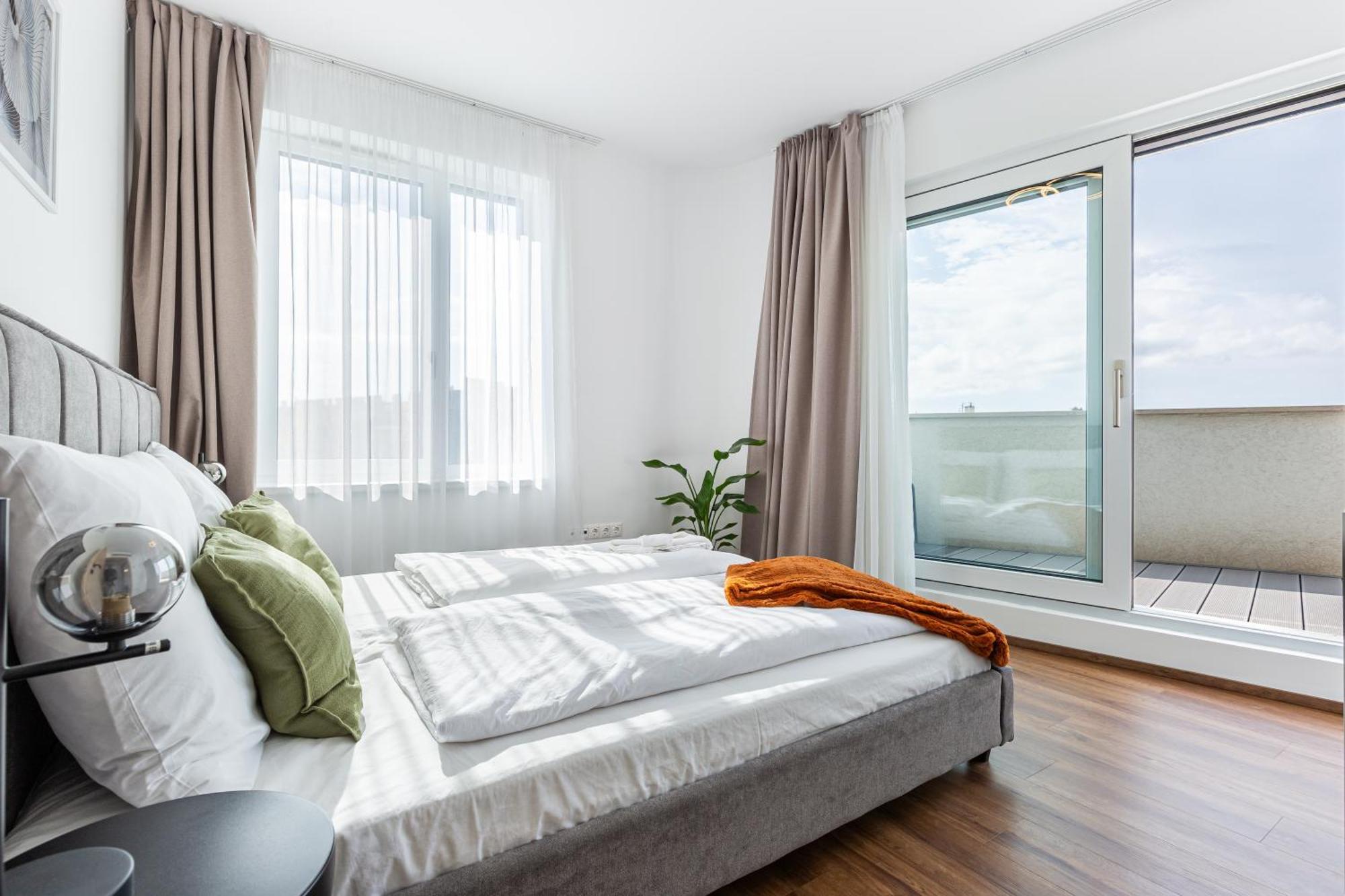 Appartement New Penthouse W Double Parking, Panoramic Balcony *