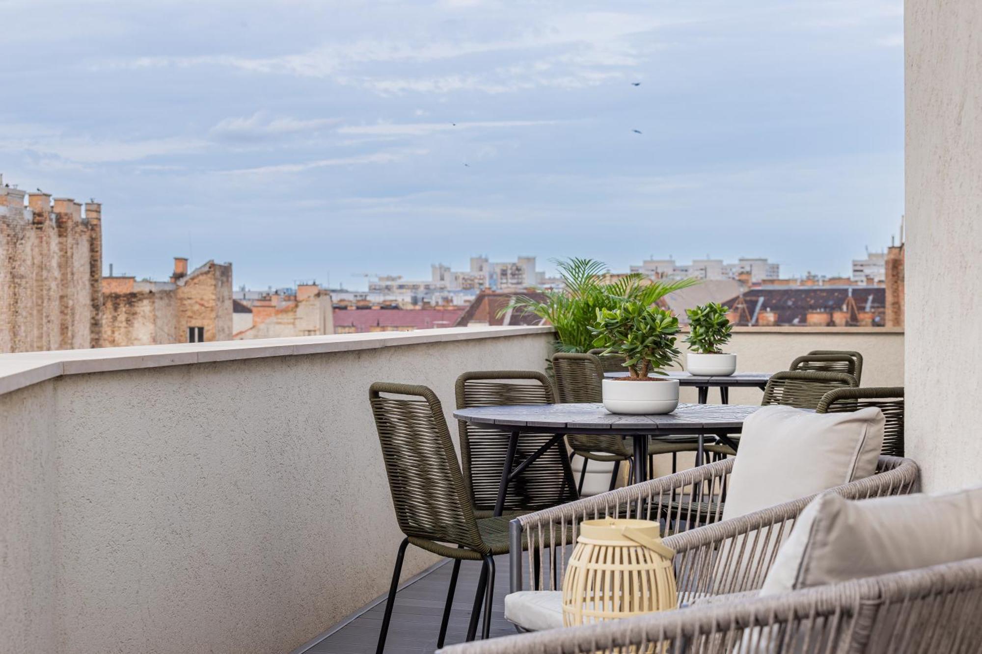 Apartment New Penthouse W Double Parking, Panoramic Balcony Budapest