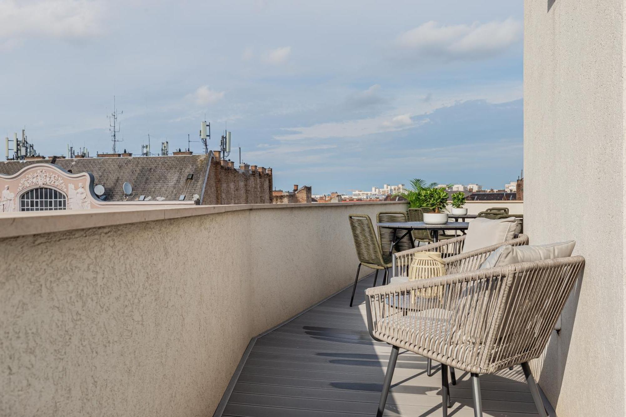 New Penthouse W Double Parking, Panoramic Balcony Budapest