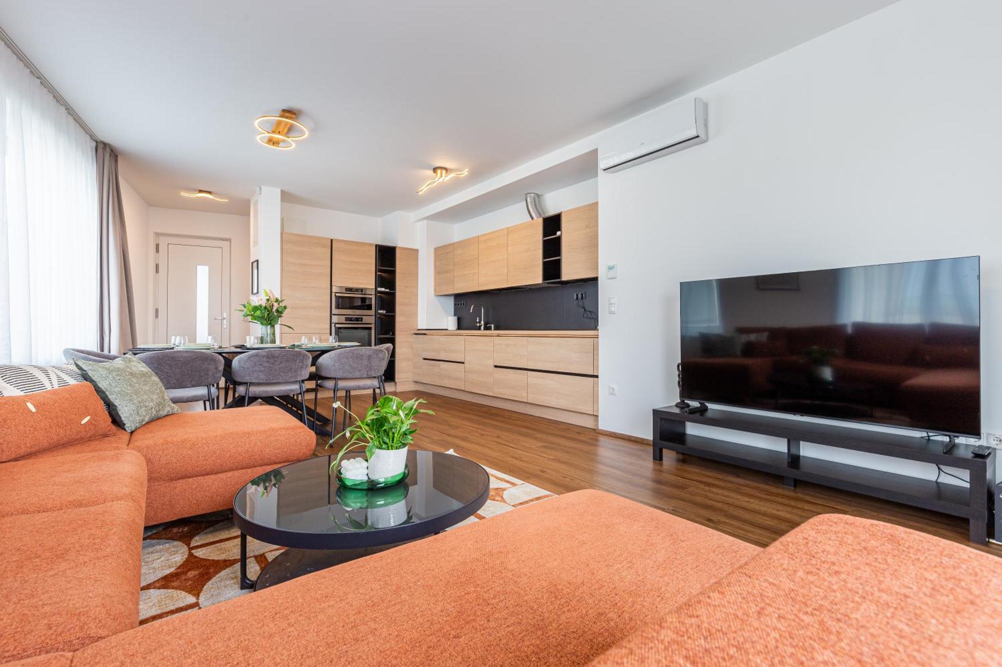 New Penthouse W Double Parking, Panoramic Balcony Apartment