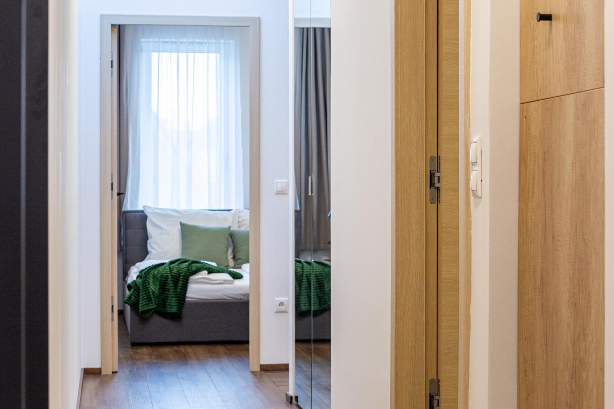 New Penthouse W Double Parking, Panoramic Balcony * Budapest
