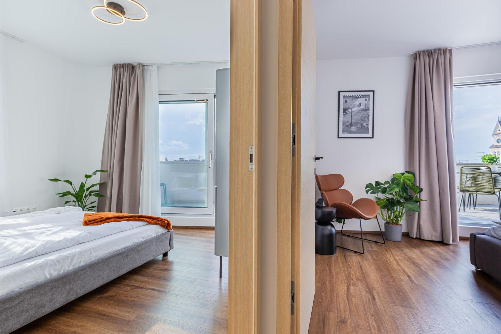 New Penthouse W Double Parking, Panoramic Balcony Apartment