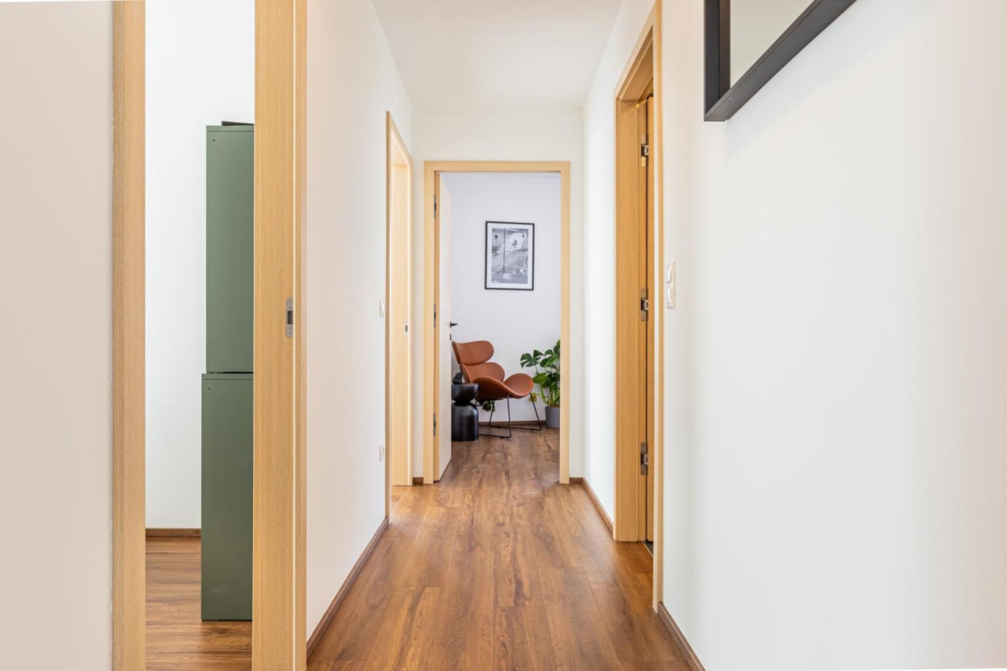 New Penthouse W Double Parking, Panoramic Balcony Apartment Budapest